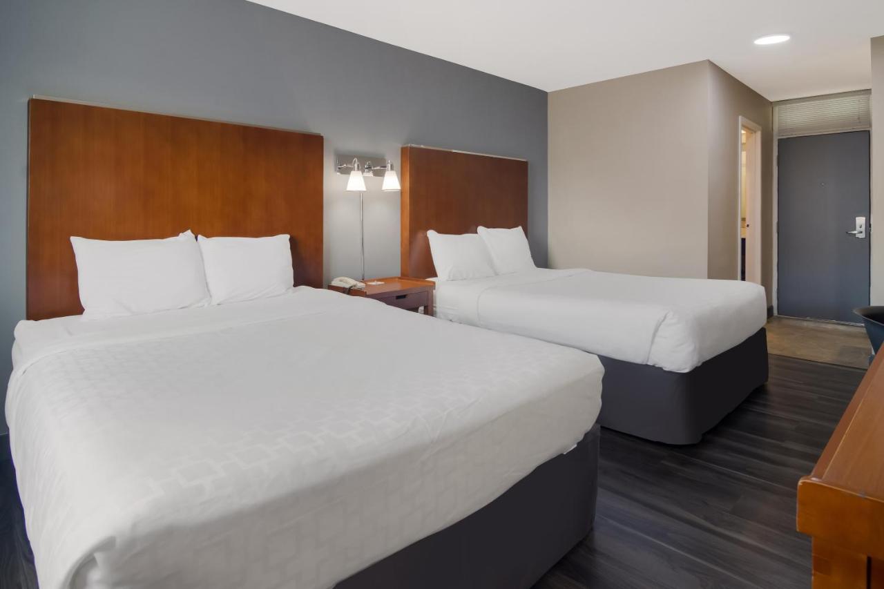 Canadas Best Value Inn & Suites 坎卢普斯 外观 照片