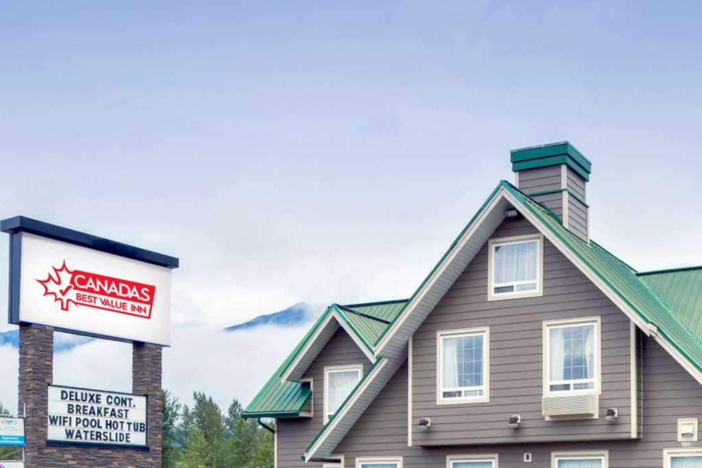 Canadas Best Value Inn & Suites 坎卢普斯 外观 照片