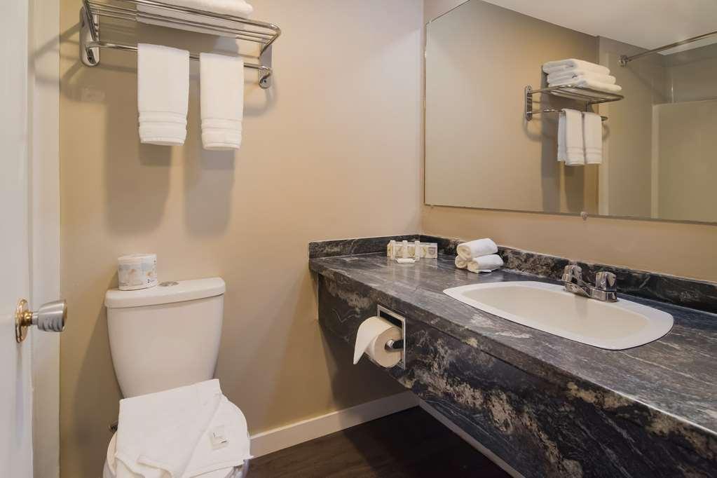 Canadas Best Value Inn & Suites 坎卢普斯 客房 照片