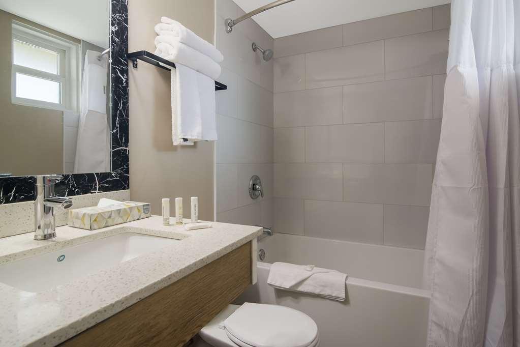 Canadas Best Value Inn & Suites 坎卢普斯 客房 照片